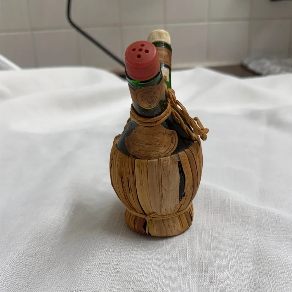 Vintage Chianti Conti Serristori Wicker Wine Bottle‎